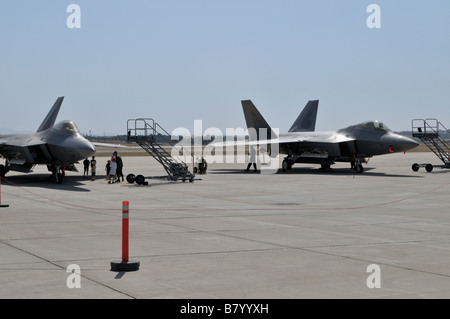 Due F-22 rapaci Foto Stock