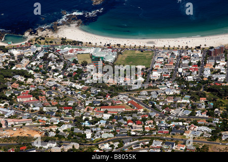 Vista su camps bay da montagna della tavola Città del Capo SUD AFRICA Foto Stock