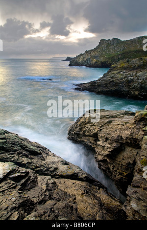 Punto cudden da piskies cove vicino perranuthnoe Cornovaglia Foto Stock