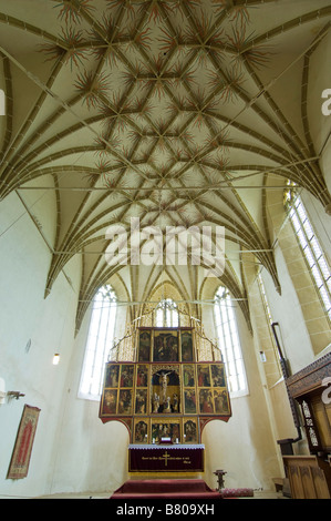 Europa Romania Transilvania chiesa fortificata nella città sassone di Biertan interni e Ancona Foto Stock