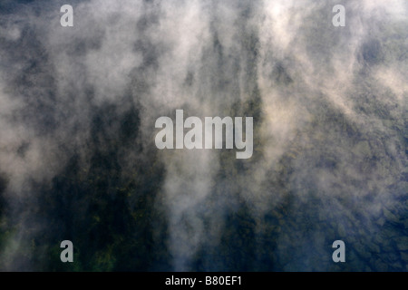 In inverno la nebbia oltre il Lago Squam durante i mesi invernali si trova in Ashland New Hampshire USA Foto Stock