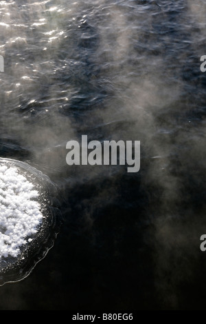 In inverno la nebbia oltre il Lago Squam durante i mesi invernali si trova in Ashland New Hampshire USA Foto Stock