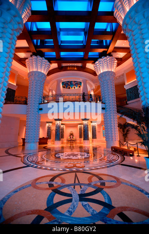 La lobby di Atlantis hotel a Palm Jumeirah Dubai Foto Stock