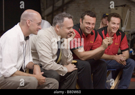 Peyton Reed Peyton Reed regista Peyton Reed avec Vincent D'Onofrio, Vince Vaughn et Cole Hauser pendant le tournage / sul set de la rottura della rottura (2006) USA Foto Stock