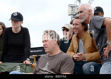 Lee Tamahori Lee Tamahori Direttore Lee Tamahori avec Julianne Moore et Nicholas Cage sur le tournage / sul set du film - il prossimo anno: 2007 STATI UNITI D'AMERICA Foto Stock