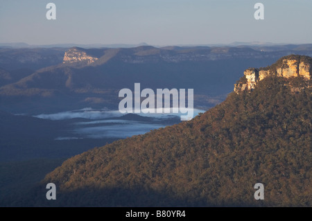 Guardando attraverso Jamison Valley dal punto sublime Blue Mountains Nuovo Galles del Sud Australia Foto Stock