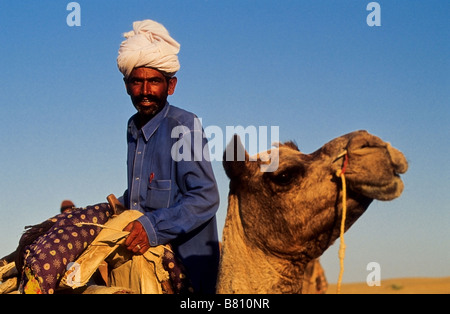 Driver di cammello, deserto di Thar, Rajasthan Foto Stock