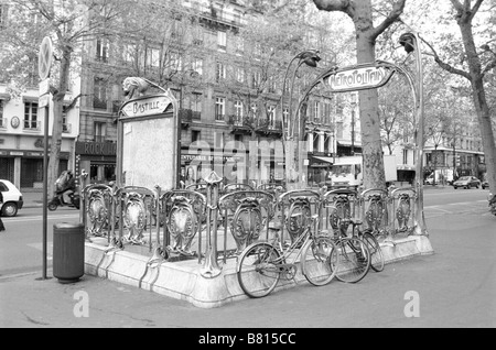 Città di Parigi Metro Bastille di ingresso in stazione Foto Stock