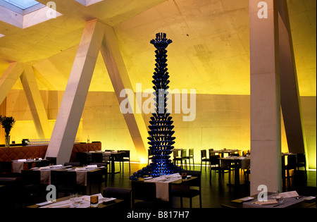 L'interno di Kool ristorante della Casa da Música, Oporto, Portogallo settentrionale Foto Stock