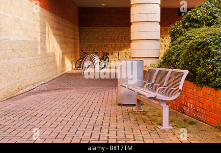 Il parcheggio per le bici e arredo urbano in Newcastle upon-Tyne Foto Stock