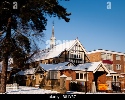 Coperta di neve Chiesa Parrocchiale Memorial Hall di Londra Foto Stock