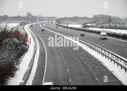 Snowy autostrada M3,Surrey Foto Stock