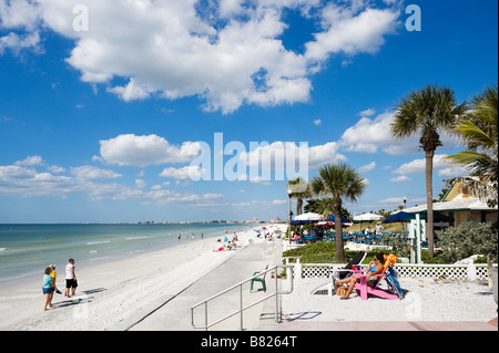 Spiaggia a passare una griglia, St Pete Beach, costa del Golfo della Florida, Stati Uniti d'America Foto Stock