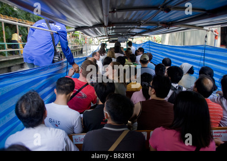 Khlong Saen Saep Canal Express servizio barca Bangkok in Thailandia Foto Stock