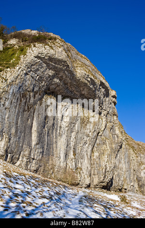 Kilnsey Crag, Wharfedale, Yorkshire Dales National Park Regno Unito Foto Stock