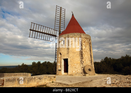 Daudet il mulino a vento a Fontvielle in Provenza Foto Stock