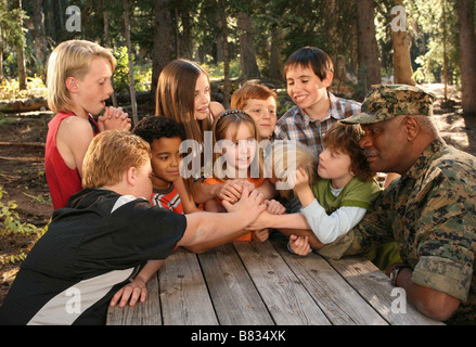 Il Daddy Day Camp Anno : 2007 USA Zachary Allen, Telise Galanis, Dallin Boyce, Tad D'Agostino, Tyger Rawlings, Spencir Bridges, Molly Jepson, Taloni G. Akerman, Taggart Hurtubise, Richard Grant Direttore: Fred Savage Foto Stock