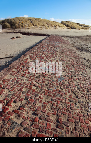 Resti della stazione di salvataggio a Formby punto Foto Stock