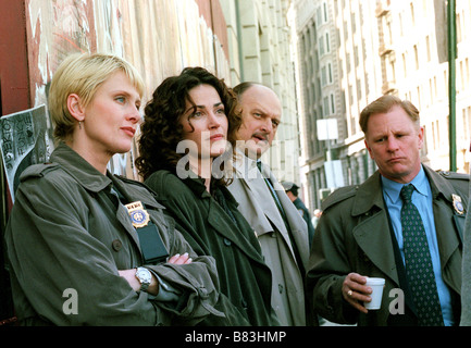 Polizia di New York blues NYPD blu (1993)TV-serie 1993-2005 USA Kim Delaney, Gordon Clapp, Dennis Franz, Andrea Thompson non Met con Me (1999) "Trou noir " Stagione 6, episodio 17 Direttore: Steven DePaul Foto Stock