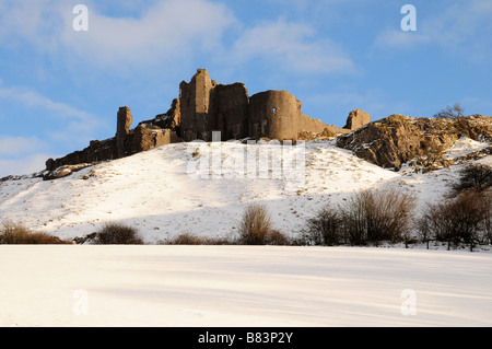 Coperta di neve Carreg Cennen Castle inverno sera trappola luminosa Llandeilo Galles Carmarthenshire Foto Stock