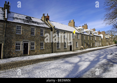 Il case in High Street in università in Old Aberdeen, Scozia, ricoperta di neve durante il periodo invernale Foto Stock