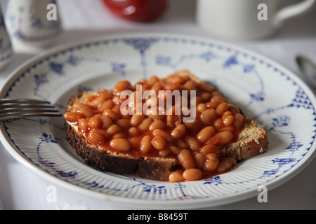 Fagioli su pane tostato Foto Stock