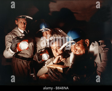 Fuori l'interno anno 1975 UK / Germania Ovest Telly Savalas , Robert Culp , James Mason , Günter Meisner Regia: Peter Duffell Foto Stock