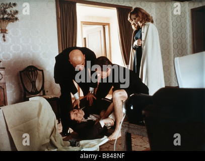 Fuori l'interno anno 1975 UK / Germania Ovest Telly Savalas , Robert Culp , Doris Kunstmann Regia: Peter Duffell Foto Stock