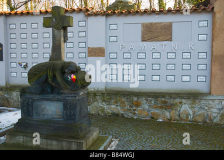 Memoriale per i soldati che morirono nella prima guerra mondiale a Vojensky hrbitov a Praga Repubblica Ceca Europa Foto Stock