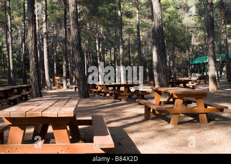 Camping posto nei monti Troodos, Cipro del Sud Foto Stock