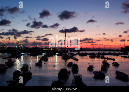 Sunrise over St Peter Port Harbour, Guernsey Foto Stock