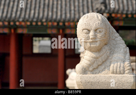 Statua di Haetae presso il Palazzo Gyeongbokgung a Seul, Corea del Sud Foto Stock