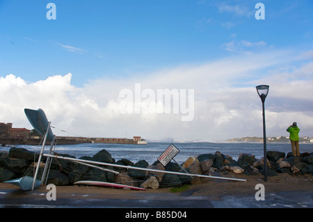 24 gennaio 2009 tempesta Klaus danni nel porto di Socoa Pays Basque Francia Foto Stock