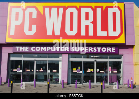 PC World Superstore shopfront computer negozio vetrine del Regno Unito Foto Stock