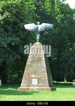 Berlin Lilienthal Denkmal Nahe vicino Baekestrasse Teltowkanal Foto Stock