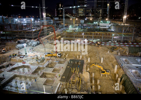 Sito in costruzione shaikh Zayed road dubai crepuscolo Foto Stock