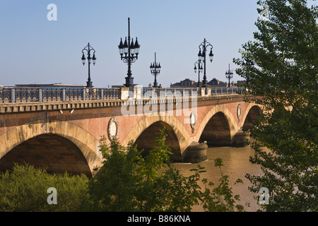 "Pont de Pierre', Bordeaux, Gironde, Francia Foto Stock