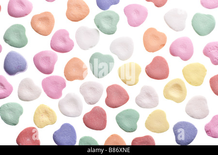 Giorno di San Valentino Candy cuori isolati su sfondo bianco Foto Stock