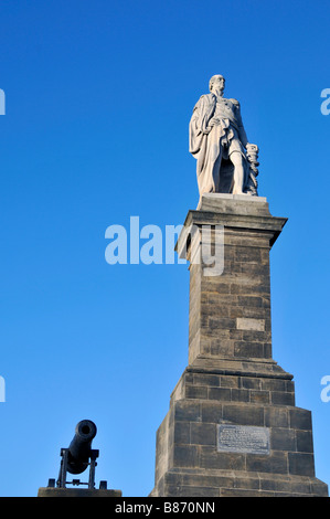 Collingwood monumento Ammiraglio Lord Collingwood. Nato il figlio di un mercante di Newcastle in 1748, Cuthbert Collingwood .. American W Foto Stock