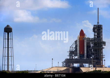 Il Centro Spaziale Kennedy NASA Space Shuttle Discovery sulla rampa di lancio 39A Florida US Foto Stock