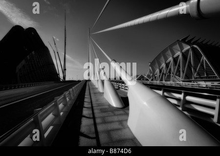 Edificio Agora, 'L'Assut de l'O' bridge e Museu de les Ciències Príncipe Felipe. Città delle Arti e delle Scienze. Valencia. Spagna Foto Stock