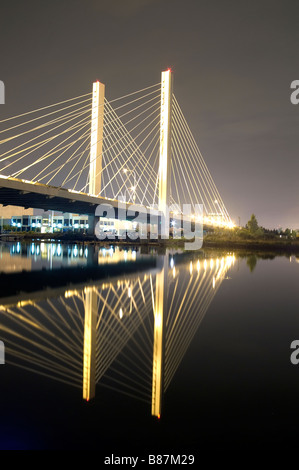 Thea Foss fluviale sotto il ponte di interscambio Tacoma Washington STATI UNITI D'AMERICA Foto Stock