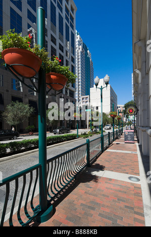 Orange Avenue nel quartiere degli affari e il centro cittadino di Orlando, Florida, Stati Uniti d'America Foto Stock