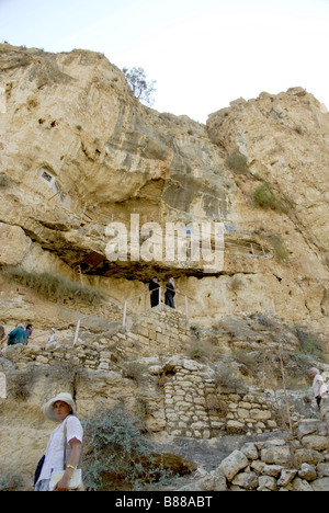 San Hariton Skete sulle scogliere di Fara nel deserto della Giudea, Israele Foto Stock