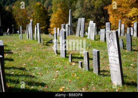 Le lapidi in un cimitero vecchio nelle zone rurali del Vermont USA 8 Ottobre 2008 Foto Stock