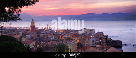 Vista DI ST TROPEZ AL TRAMONTO Foto Stock