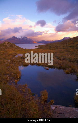 Guardando verso sud est attraverso Ob Mheallaidh da Camas-un-leim, altopiani, Scozia Foto Stock