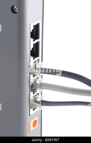 Oggetto sul collegamento bianco sullo switch Ethernet Foto Stock