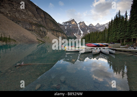 Il Moraine Lake, il Parco Nazionale di Banff, Canadian Rockies, Canada Foto Stock