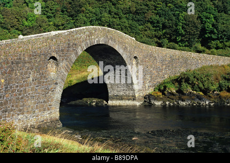 Clachan bridge spanning il Clachan Suono, Argyll & Bute, Scotland, Regno Unito Foto Stock